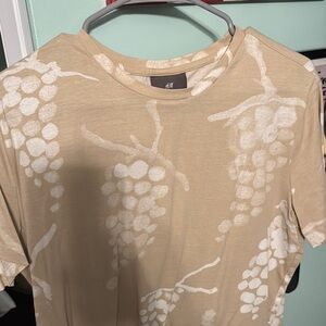 H&M Tan Short Sleeve Tee with Nature-Inspired Design